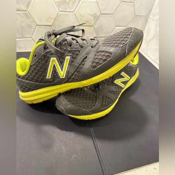 New Balance Shoes - New Balance Woman’s 630 Gray & Lime Green Running Shoes Size 8.5